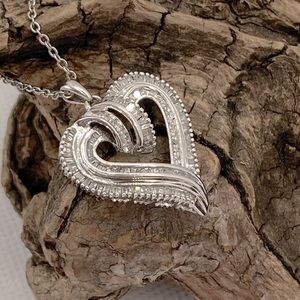 925 Sterling Silver genuine Diamond Pendant Necklace!